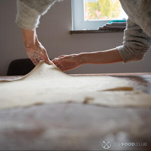 Вытягивание теста фило