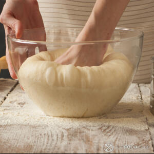 обмять тесто