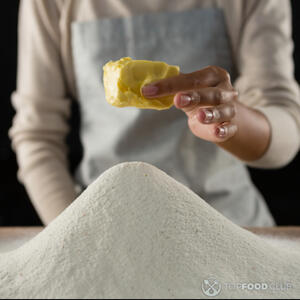 мука и сливочное масло