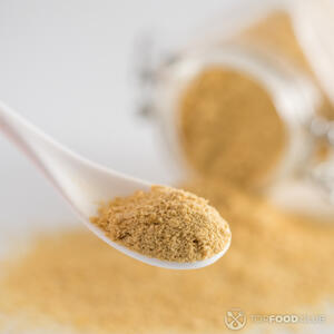 добавить сухие дрожжи