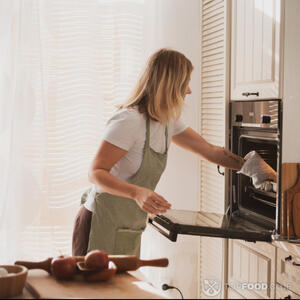 поставить в духовку