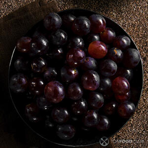 красный виноград