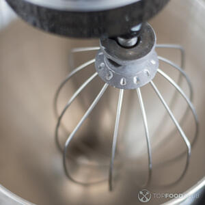 месить миксером