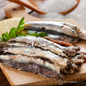 добавить филе анчоусов