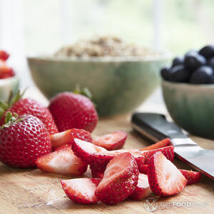 нарезанная клубника