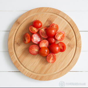 нарезанные помидоры