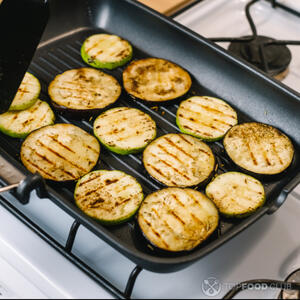 баклажаны обжарить на гриле