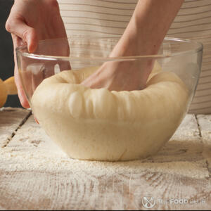 перемесить тесто