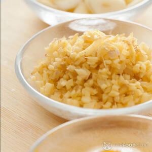 измельченный чеснок