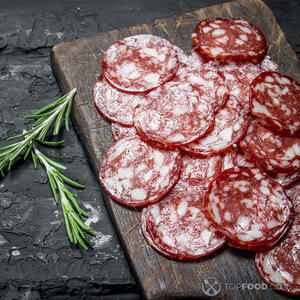 нарезанная колбаса