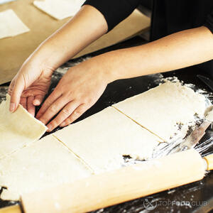 нарезанное тесто