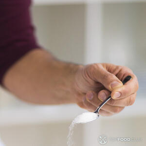 добавляет сахар