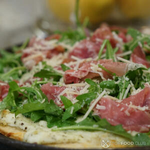 готовая пицца