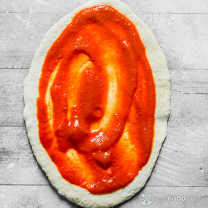 протертые помидоры на тесте