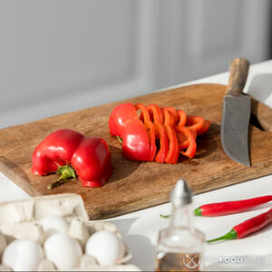 нарезанный красный перец