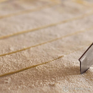 сетка на тесте