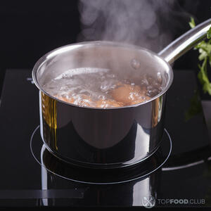 кастрюля на плите