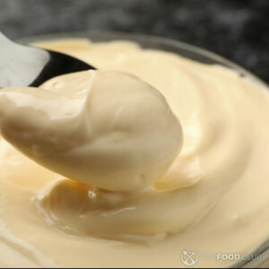 промазать слои майонезом