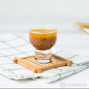 полить заправкой