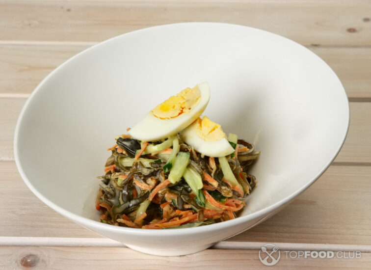 2023-03-15-3ynpus-salad-with-sea-kale-carrot-and-egg-2022-03-07-17-01-06-utc