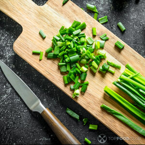 резать зеленый лук