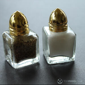 посолить и поперчить