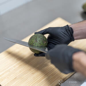 авокадо пополам