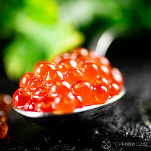 украсить красной икрой