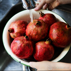 мыть гранат