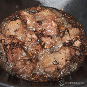 обжарить мясо