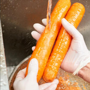 мыть морковь