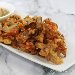 обжарить курдючный жир и выложить на тарелку