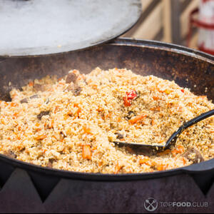 перемешать плов