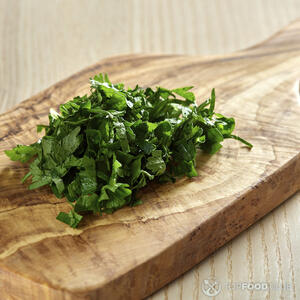 нарезанная петрушка