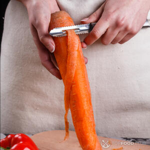 морковь почистить