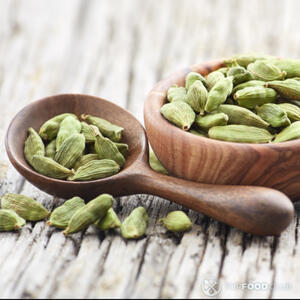 добавить кардамон