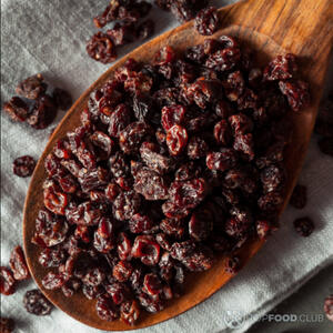 сушеная черная смородина