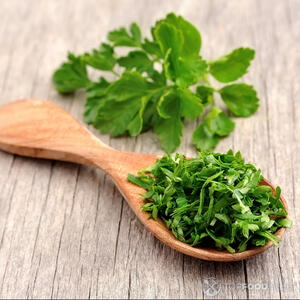 нарезанная петрушка