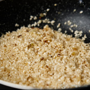 перевернуть слой риса