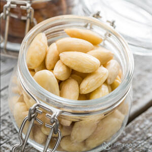 очищенный миндаль