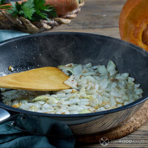 обжарить лук