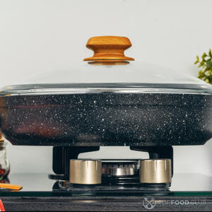 сковорода на плите