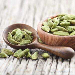 добавить кардамон