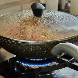 сковорода на плите