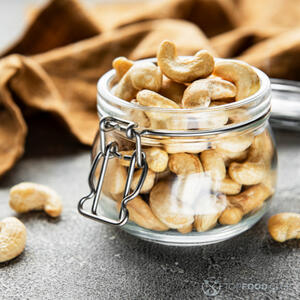 добавить орехи кешью