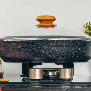 сковорода на плите