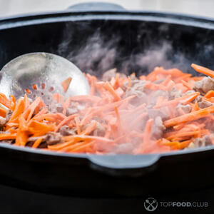 аккуратно мешать шумовкой