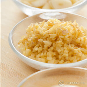 измельченный чеснок