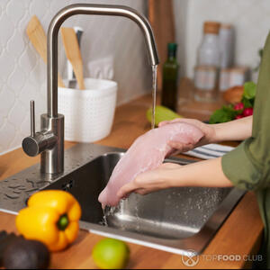 вымыть куриное филе