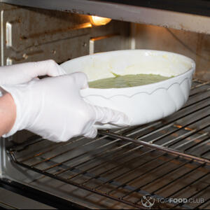 поставить пасту в духовку